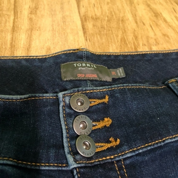 Torrid Denim Stretch Super Soft Crop Jegging Blue Jeans Womens 44x23.5 Size 26 - Picture 5 of 14